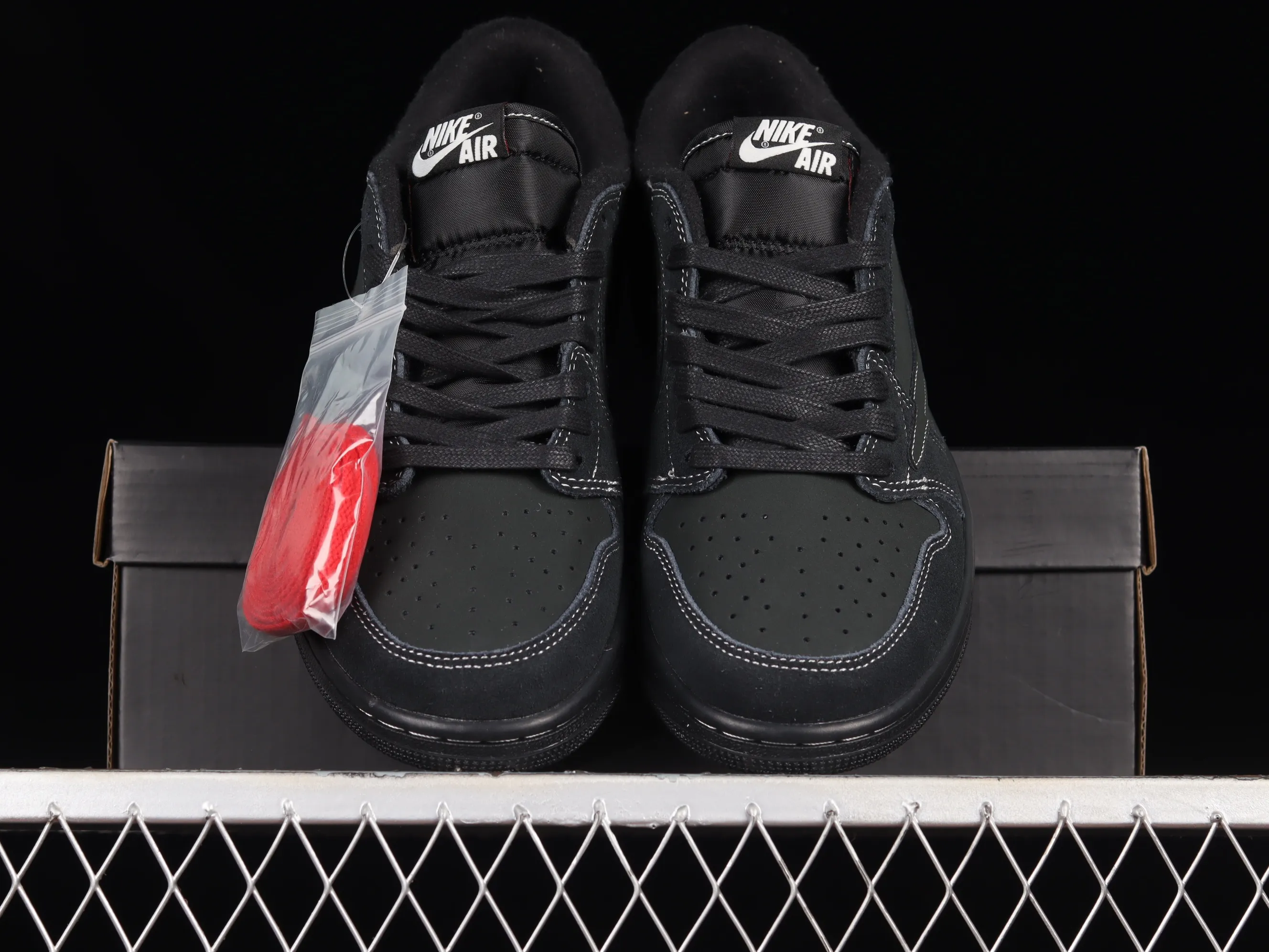 All Categories Air Jordan Jordan Series Basketball Shoes Air Jordan 1 Low Z Version Travis Scott x Air Jordan 1 Low OG "Triple Black" AJ1 Joe 1 Black Warrior Overhook DM7866-001